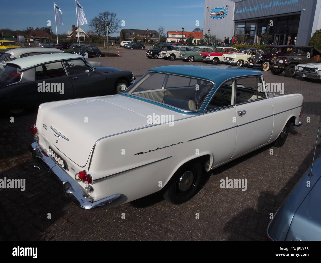 1963 Opel 17S2-AT, 1963 Opel Rekord Coupé, pict4 Stock Photo - Alamy