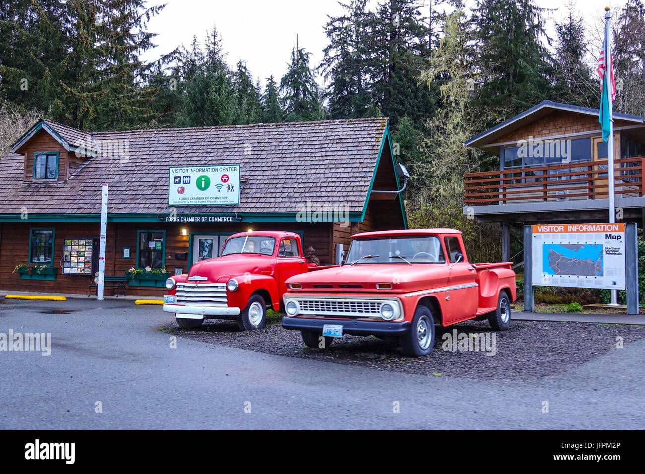 Forks Visitor Information Center with Bella's car Twilight Stock Photo Alamy