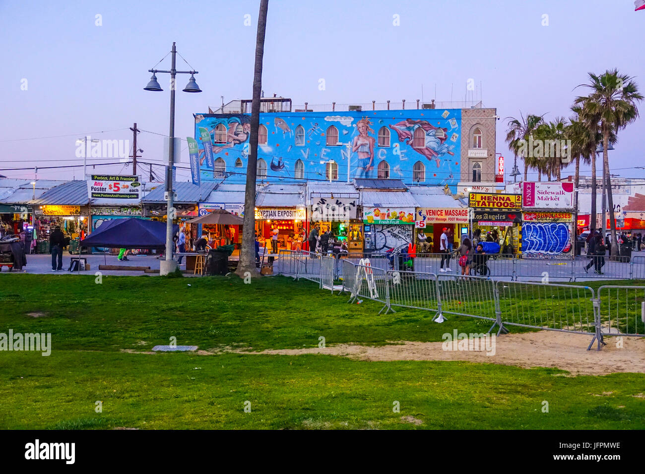 Venice Beach ocean walk in the evening Stock Photo Alamy