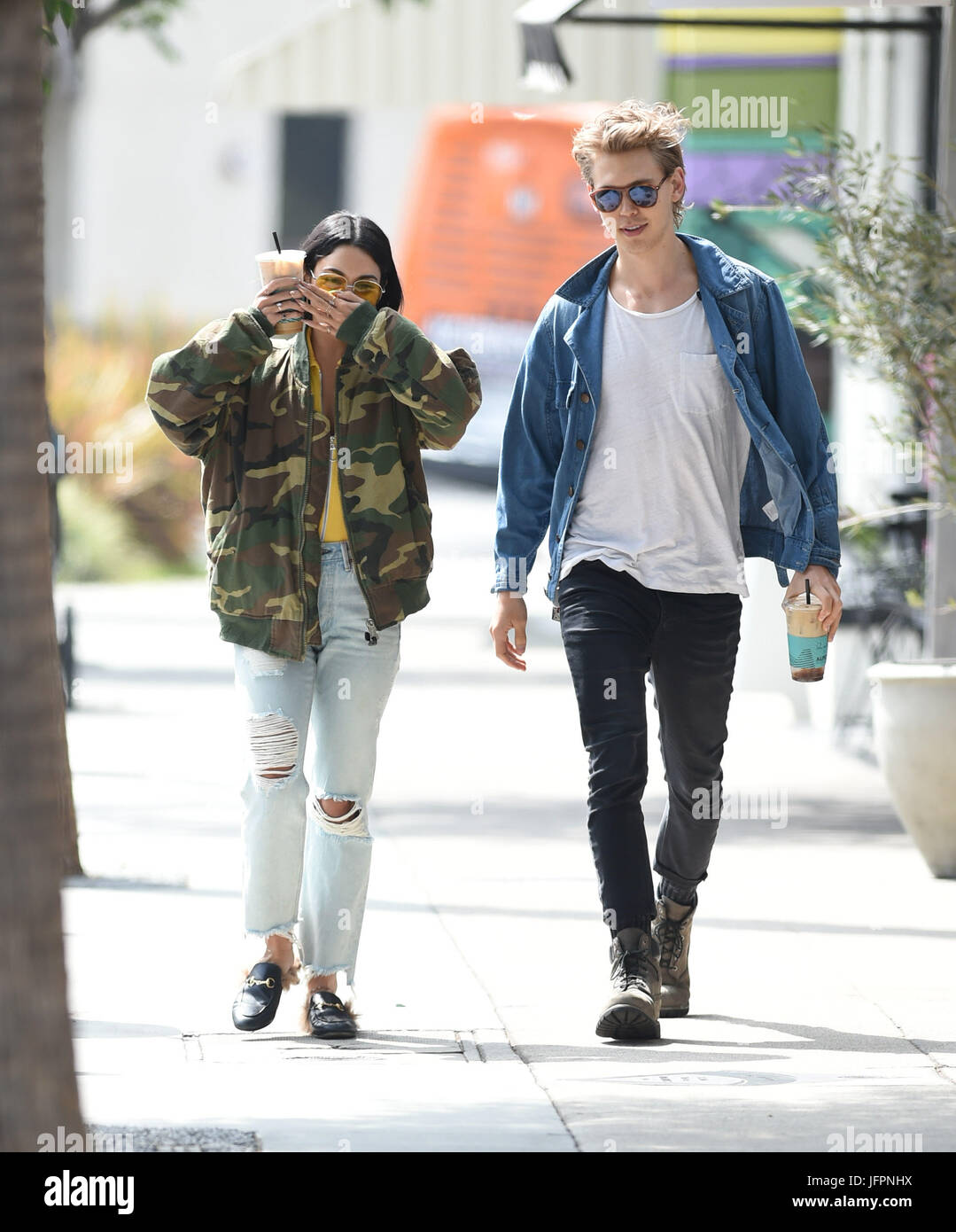 By the looks of her smize Vanessa Hudgens seems to be happy that Austin ...