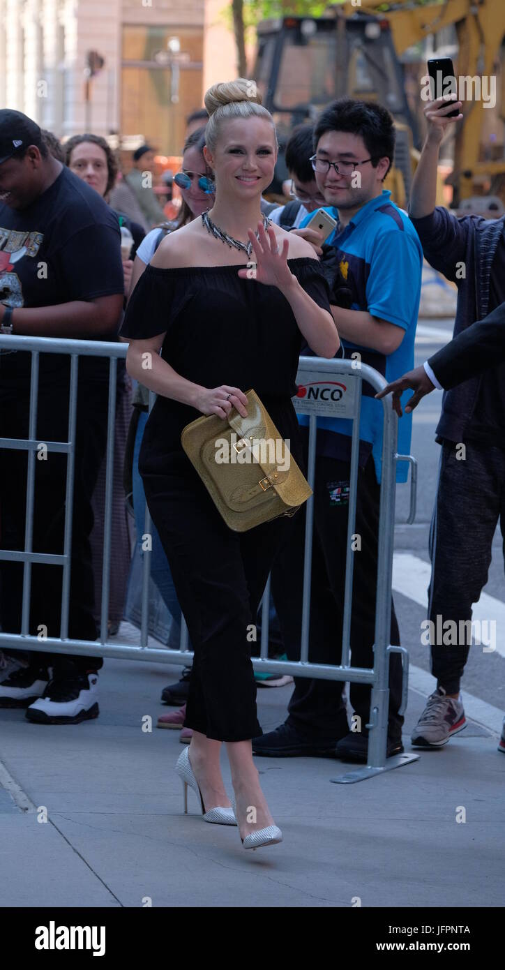 Cast of Daytime Divas at AOL Build Featuring: Fiona Gubelmann, Star