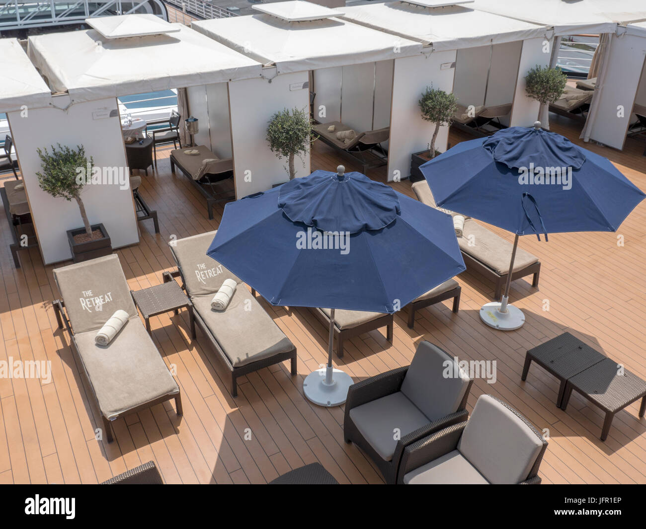 Private cabanas hires stock photography and images Alamy
