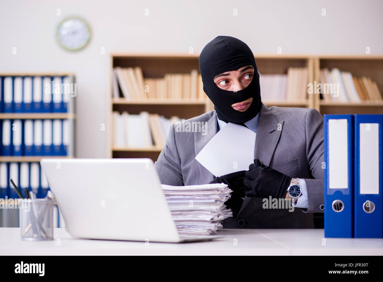 Коммерческая тайна. Фз о разглашении персональных данных. Без разглашения. Предпринимательская тайна. Персональные данные примеры информации.