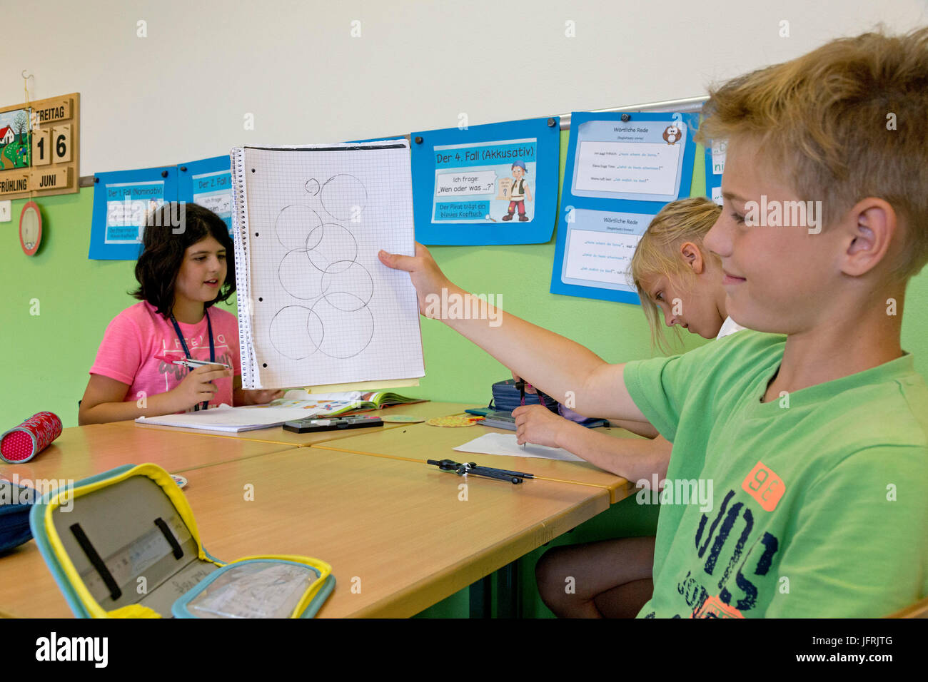 pupils at primary school Stock Photo - Alamy