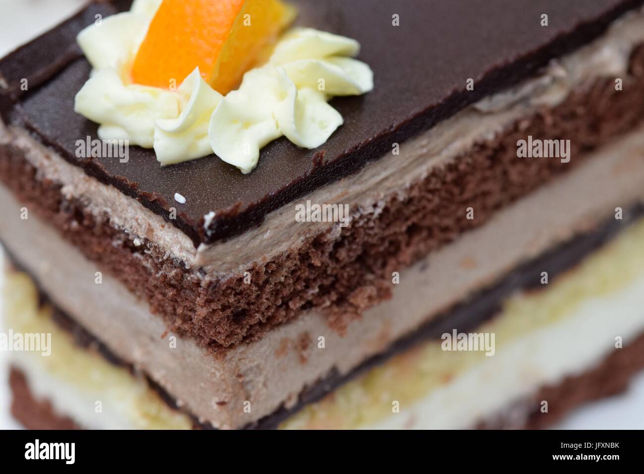 Dark chocolate jaffa cake hi-res stock photography and images - Alamy