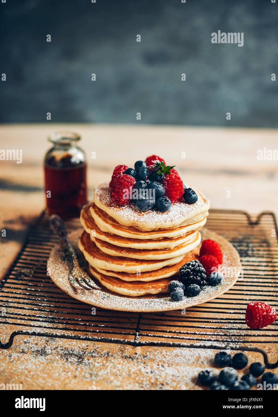 Pancakes Raspberry Blueberries Mint pancakes with blueberries & raspberries Stock Photo - Alamy