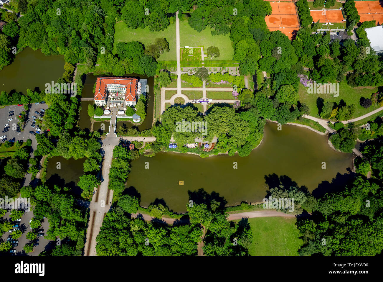 Castle Schloss Berege Gelsenkirchen with wedding company in the park, marriage under open sky, Gelsenkirchen, Buer, Ruhr area, North Rhine-Westphalia, Stock Photo