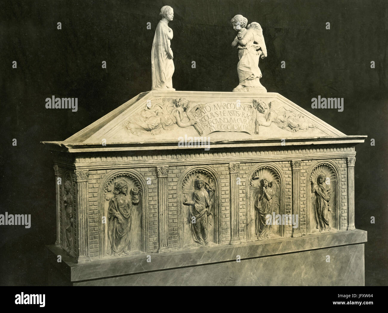 Tomb of Beato Marcolino Amanni, marble by Antonio and Bernardo Rossellino, Forlì, Italy Stock Photo