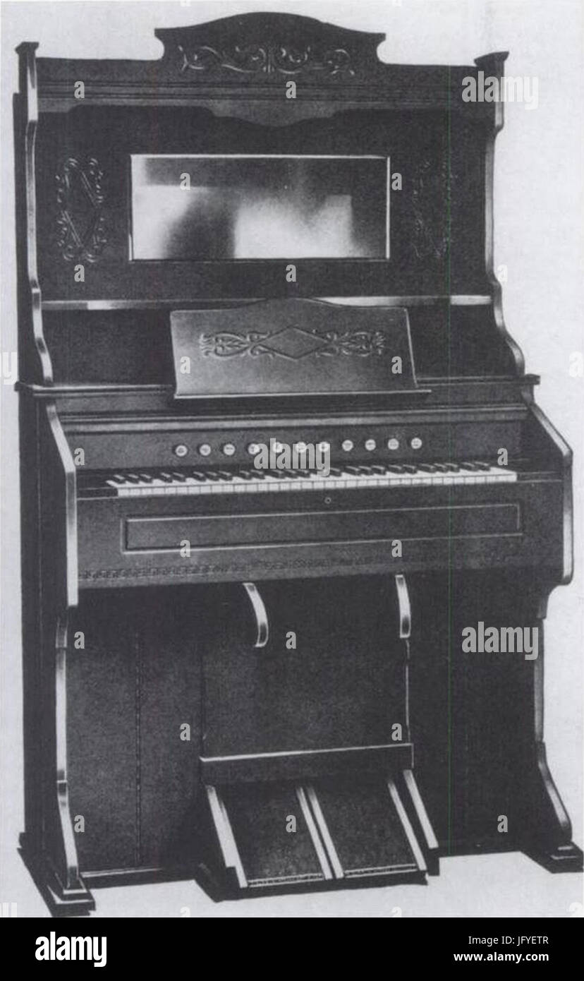 Estey organ case design 17 , 1903 Estey catalogue (Waring 2002 p.29