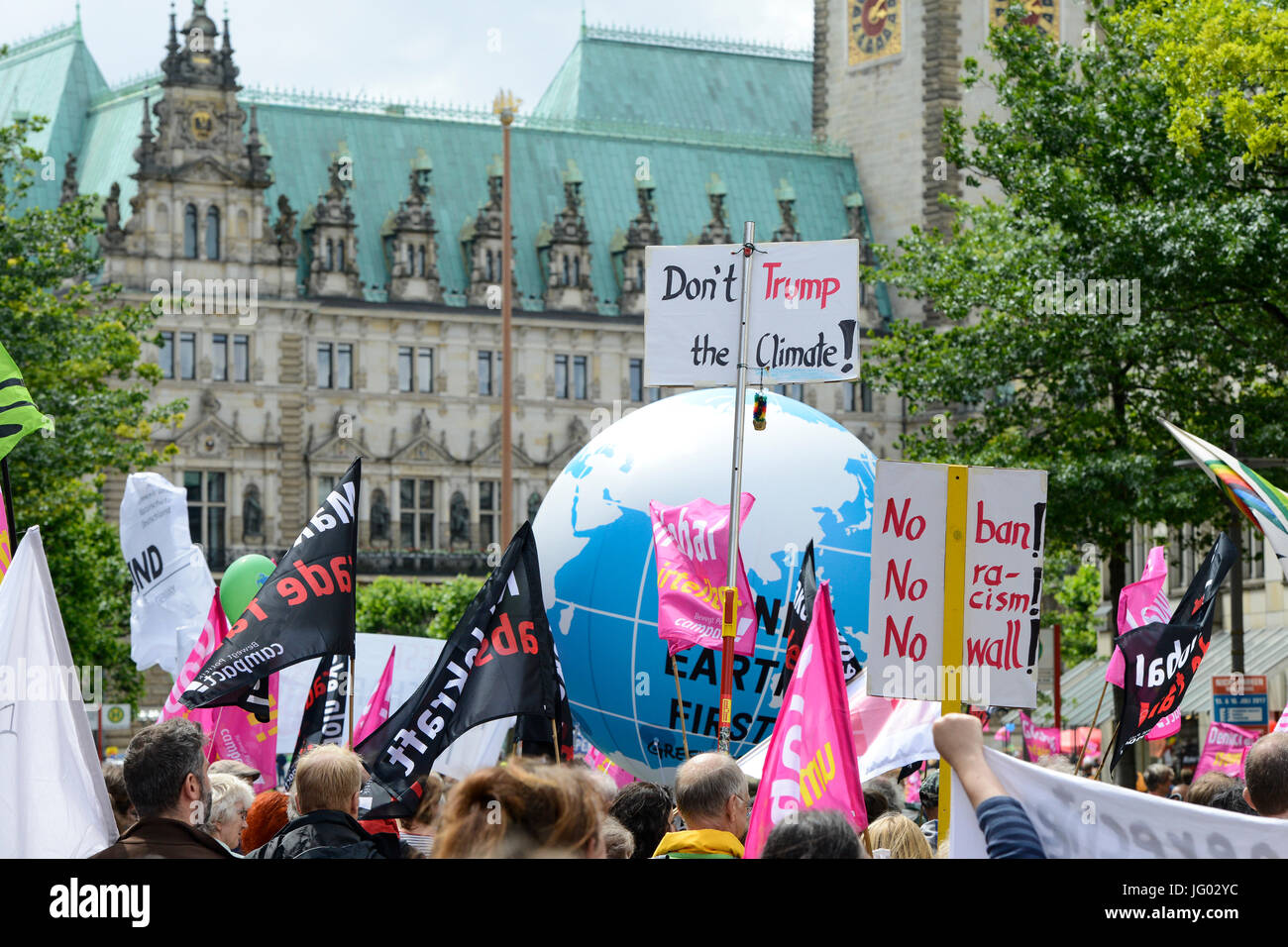 Hamburg, Germany. 02nd July, 2017. town hall, protest rally against G-20 summit in july 2017 , balloon globe with slogan planet earth first as answer to Donald Trump´s America First ,  Credit: Joerg Boethling/Alamy Live News Stock Photo