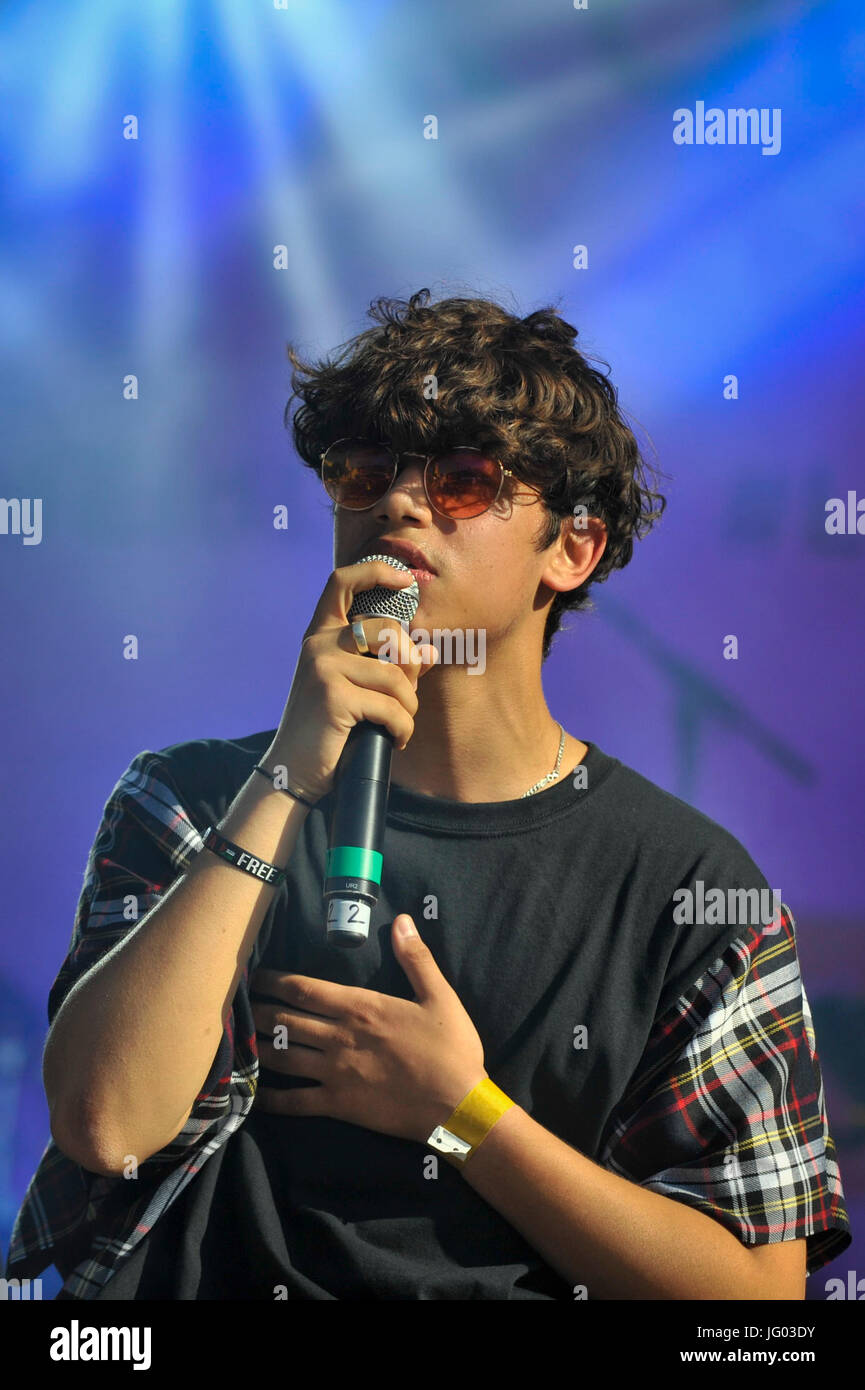 London, UK. 2 July 2017. Harris J, a British Muslim singer, entertains