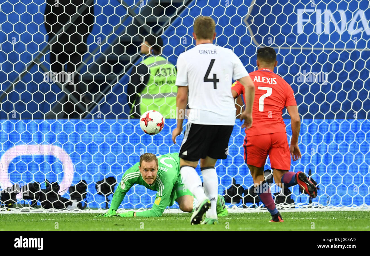 Saint Petersburg, Russia. 2nd July, 2017. Chile's Alexis Sanchez (r) and Germany's goalkeeper Marc-Andre ter Stegen in action during the Confederations Cup finale between Chile and Germany at the Saint Petersburg Stadium in Saint Petersburg, Russia, 2 July 2017. Photo: Marius Becker/dpa/Alamy Live News Stock Photo