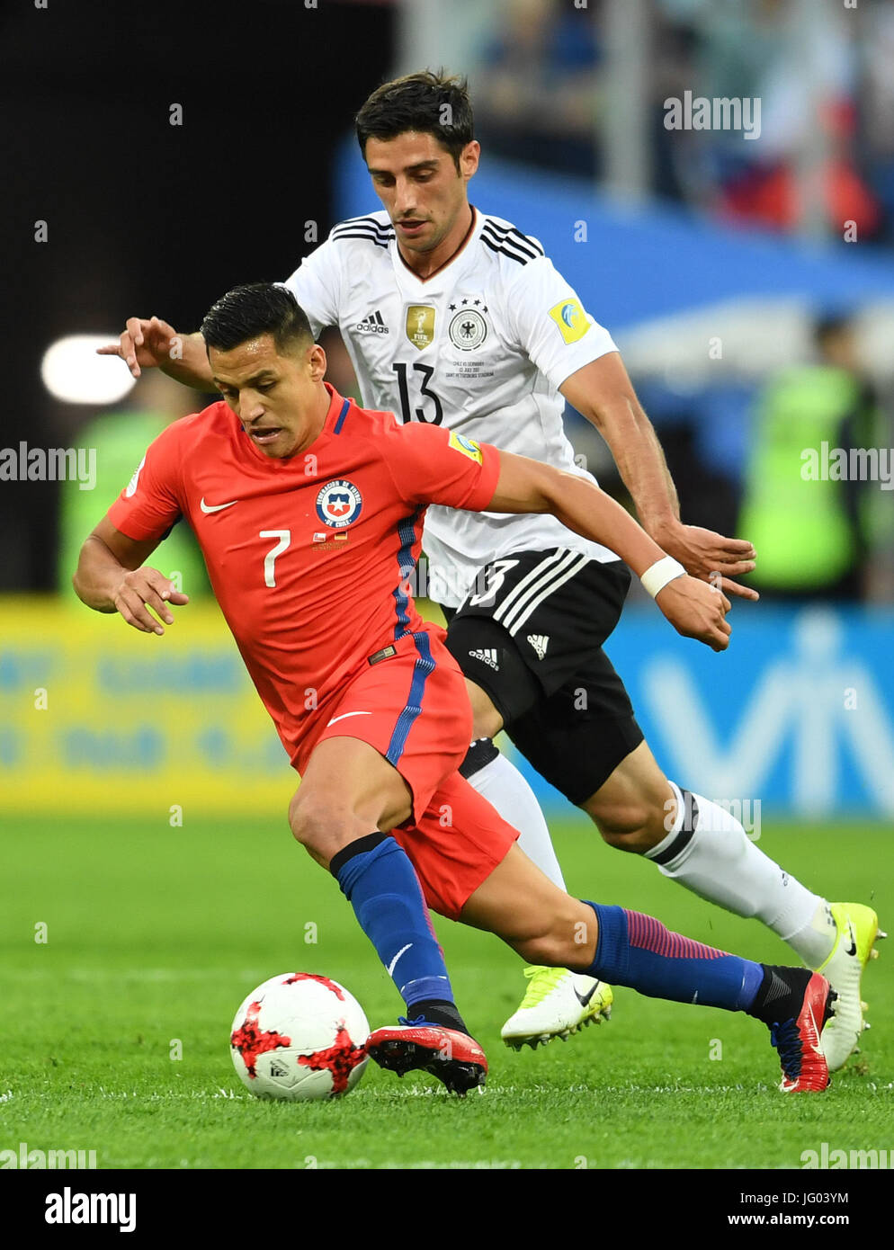 Saint Petersburg, Russia. 2nd July, 2017. Chile's Alexis Sanchez (l) and Germany's Lars Stindl in action during the Confederations Cup finale between Chile and Germany at the Saint Petersburg Stadium in Saint Petersburg, Russia, 2 July 2017. Photo: Marius Becker/dpa/Alamy Live News Stock Photo
