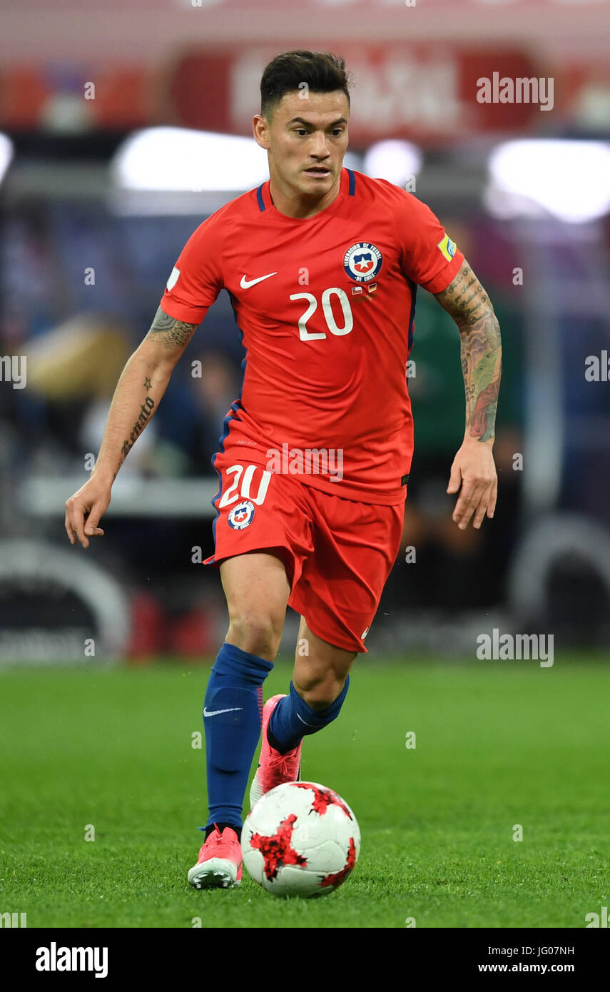Saint Petersburg, Russia. 2nd July, 2017. Chile's Charles Aranguiz reacts during the Confederations Cup finale between Chile and Germany at the Saint Petersburg Stadium in Saint Petersburg, Russia, 2 July 2017. Photo: Marius Becker/dpa/Alamy Live News Stock Photo