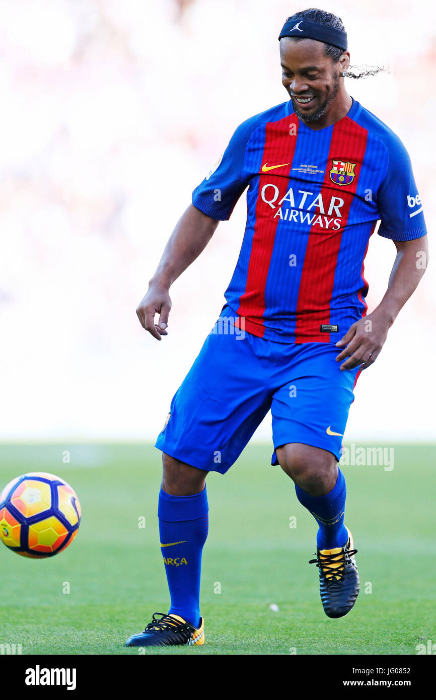 Ronaldinho barcelona hi-res stock photography and images - Alamy