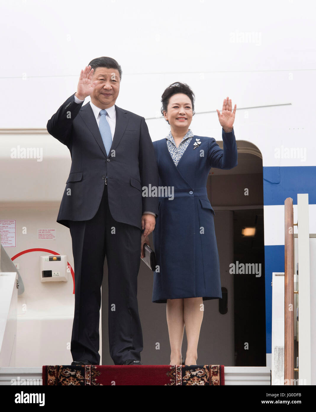 Moscow, Russia. 3rd July, 2017. Chinese President Xi Jinping and his wife Peng Liyuan arrive in Moscow, Russia, July 3, 2017. Xi embarks on a state visit to Russia. Credit: Li Xueren/Xinhua/Alamy Live News Stock Photo