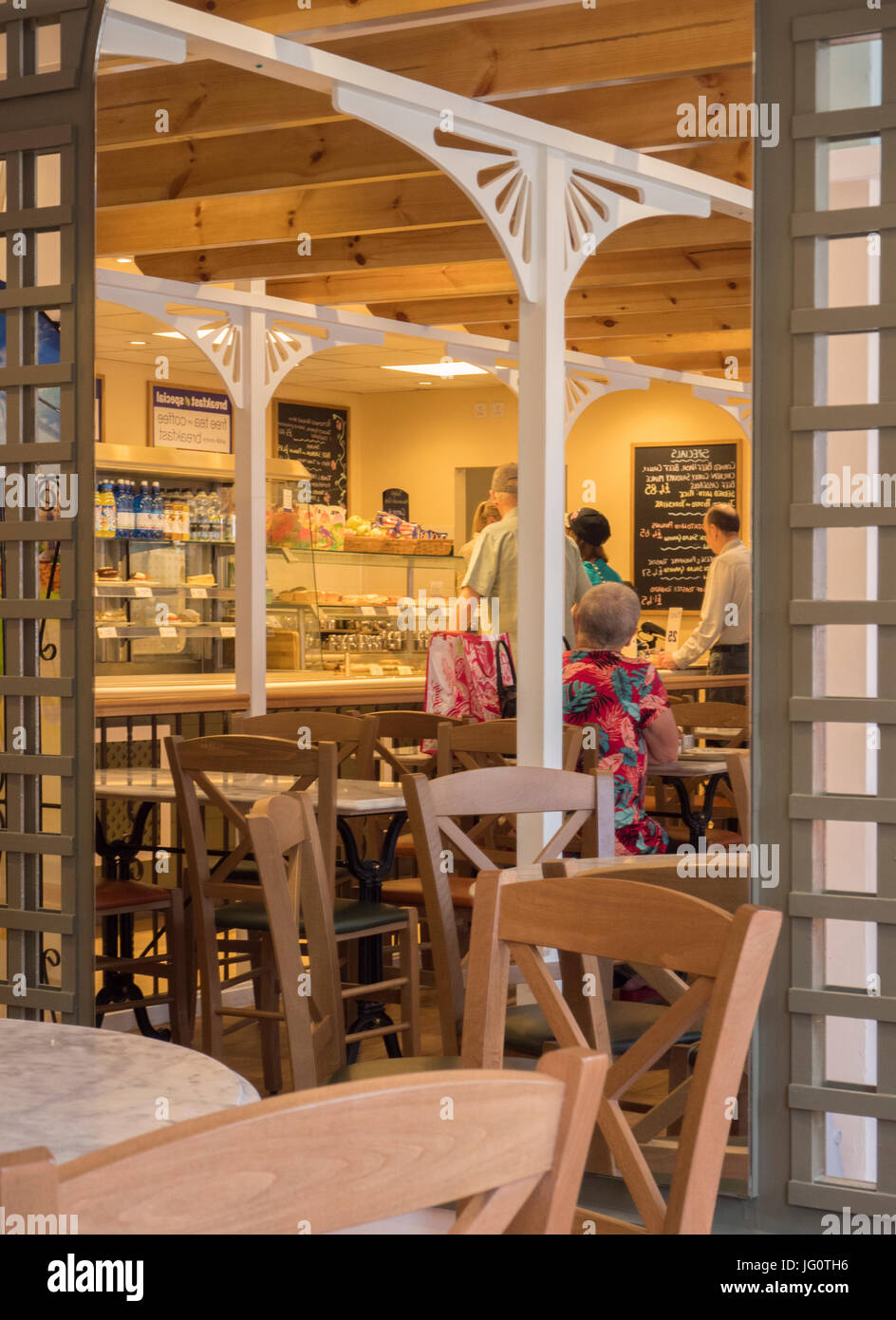 Cafe serving counter hi-res stock photography and images - Alamy