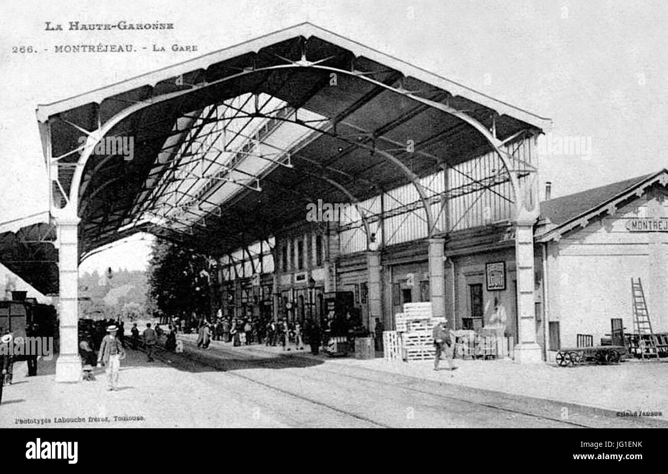 Gare-Montréjeau-Marquise-CPancienne Stock Photo