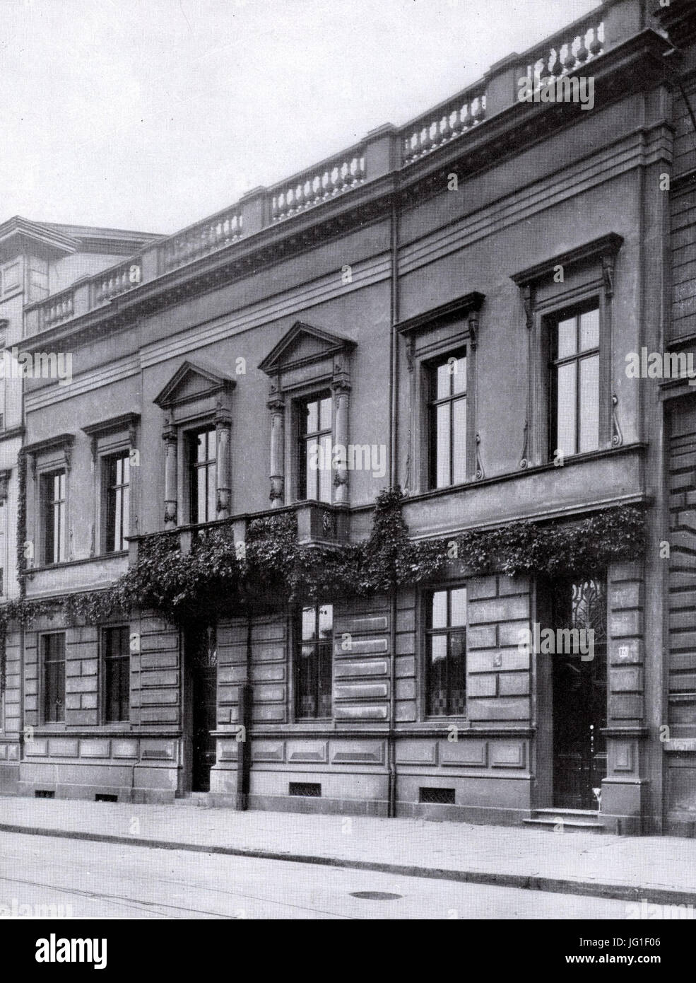 Düsseldorf, Hofgartenstraße 12b, Bankhaus Trinkaus Stock Photo Alamy