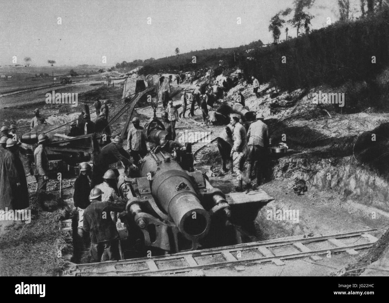 In der Schlucht von Braquette bei Foucaucourt war schwerer Artillerie zusammengezogen, die während der Somme-Kämpfe ununterbrochen auf die deutschen Gräben hämmerte Stock Photo