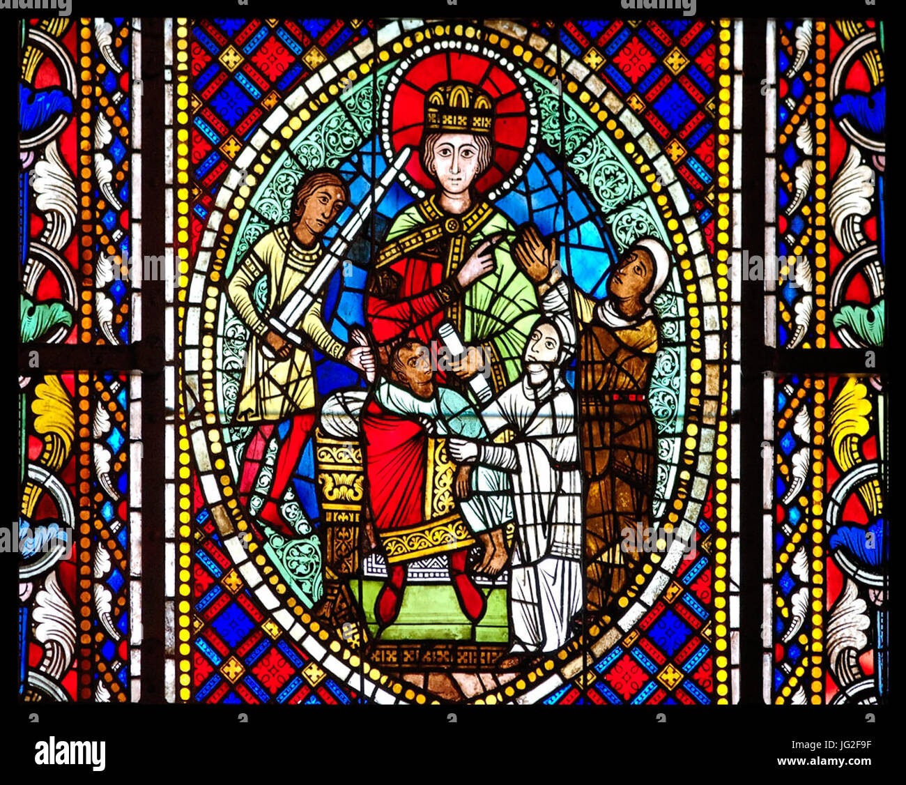 Jugement de Salomon 2, vitrail roman, Cathédrale de Strasbourg Stock Photo  - Alamy