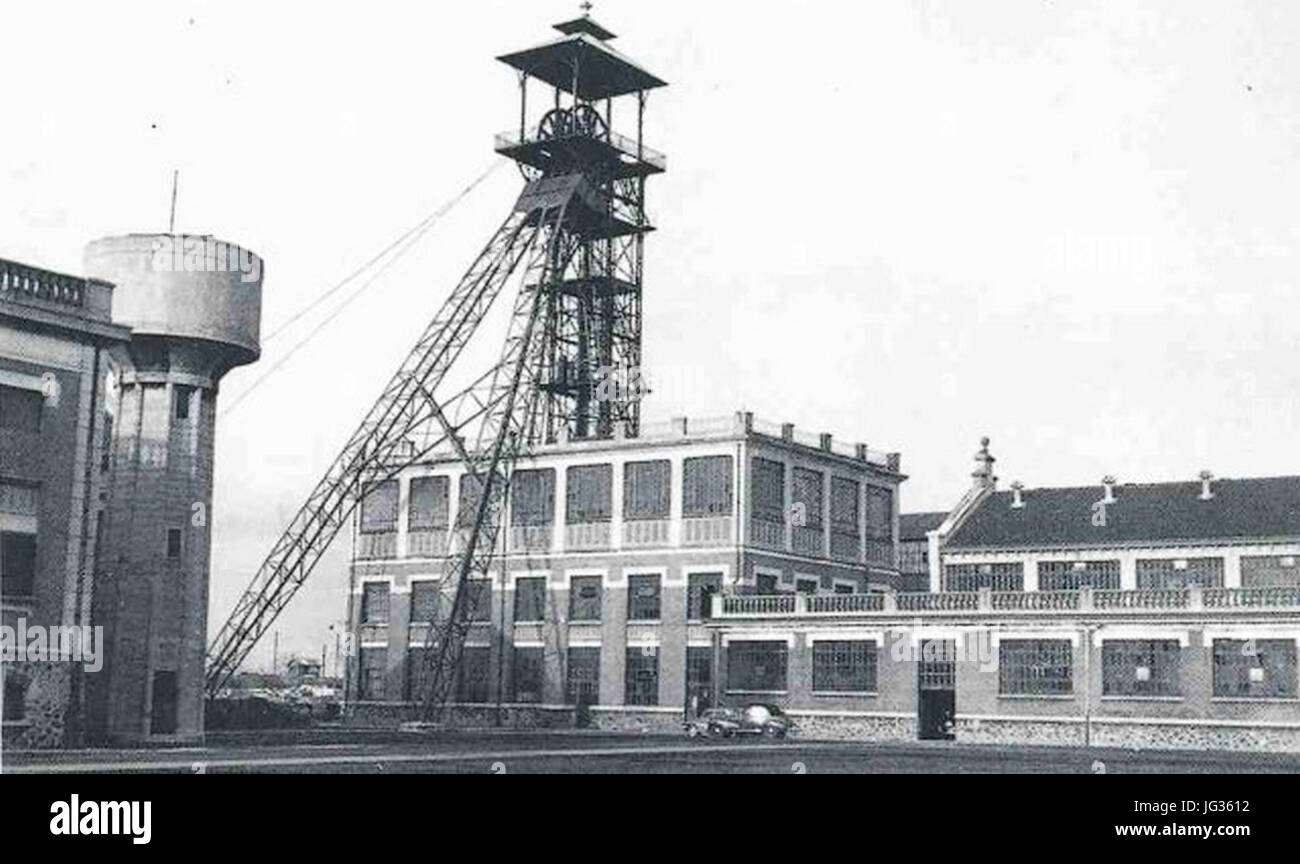 Lens Fosse n° 14 des Mines de Lens (02 Stock Photo Alamy