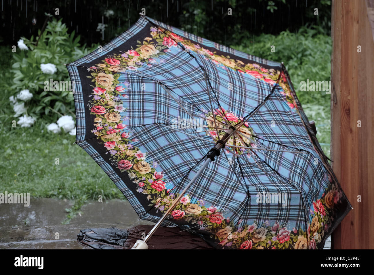 Broken umbrella hires stock photography and images Alamy