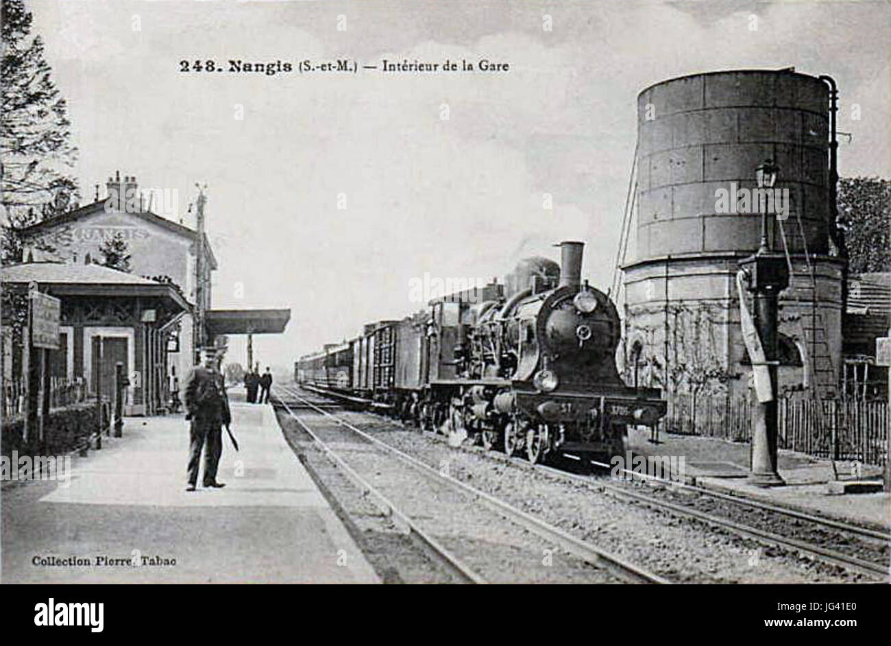 Nangis Intérieur de la gare Stock Photo Alamy