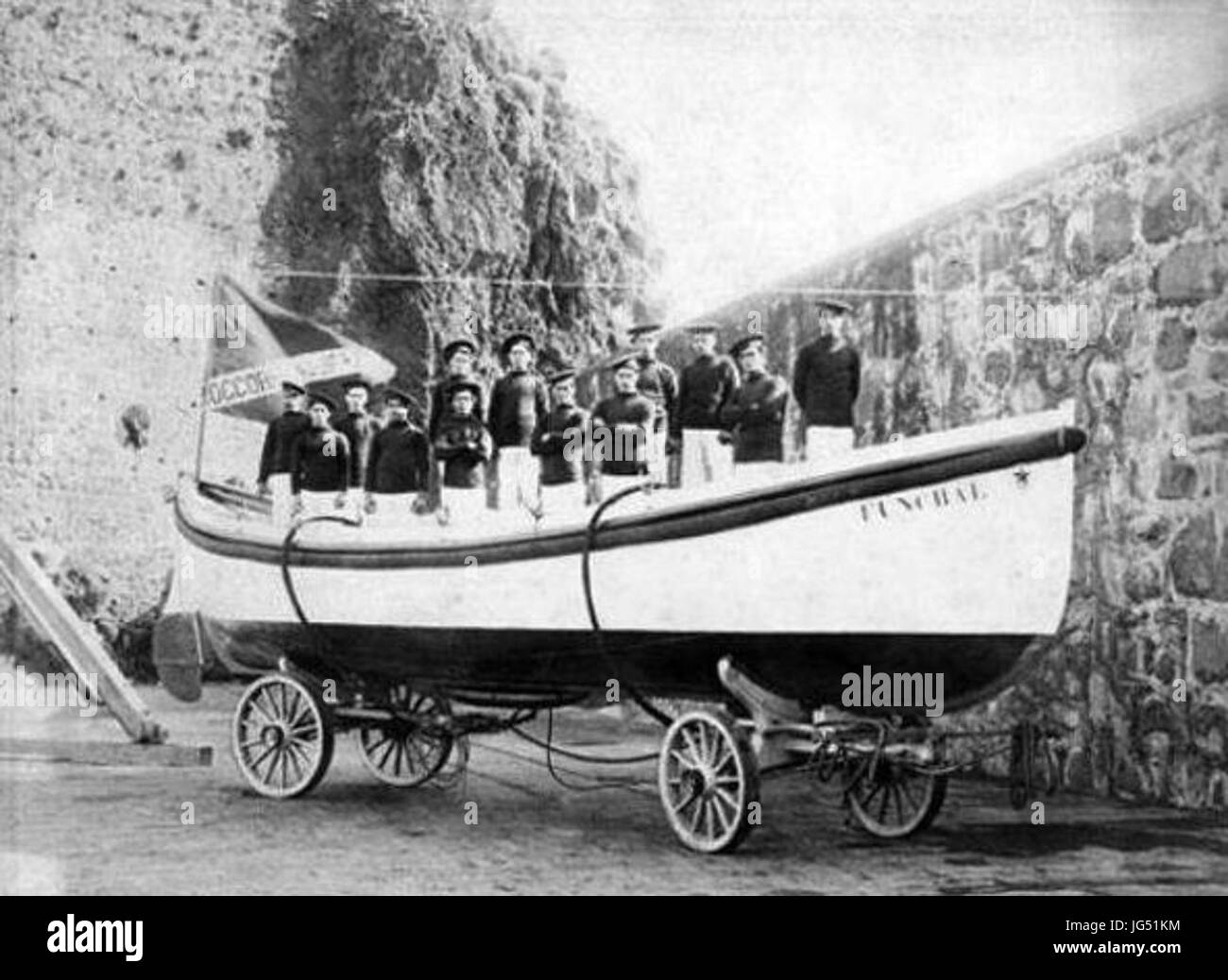 Primeiro grupo do Instituto de Socorros a Náufragos do Funchal 1904 Stock Photo