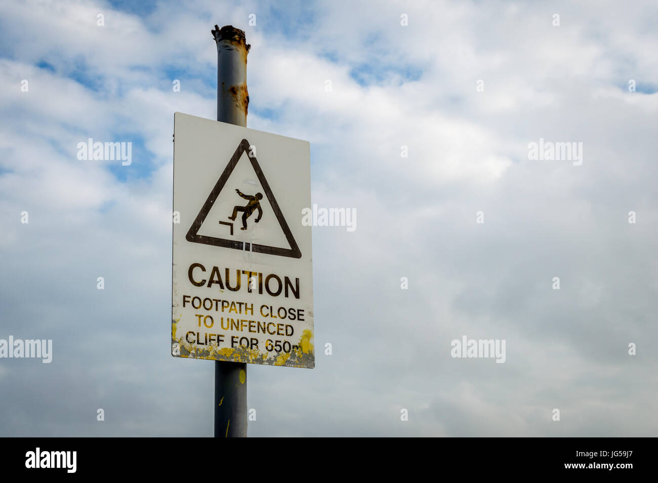 Caution - Footpath close to unfenced cliff for 350m Stock Photo