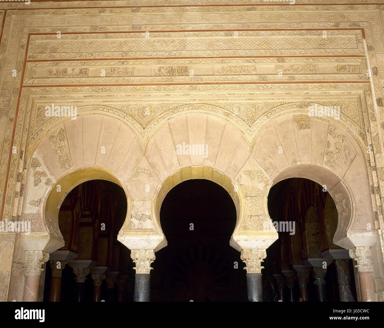 Medina Azahara. Muslim medieval palace-city built by Abd-ar-Rahman II al-Nasir, 10th century. Umayyad Caliph of Cordoba, Spain. Detail moorish arch of Reception Hall of Abd ar-Rahman III. Stock Photo