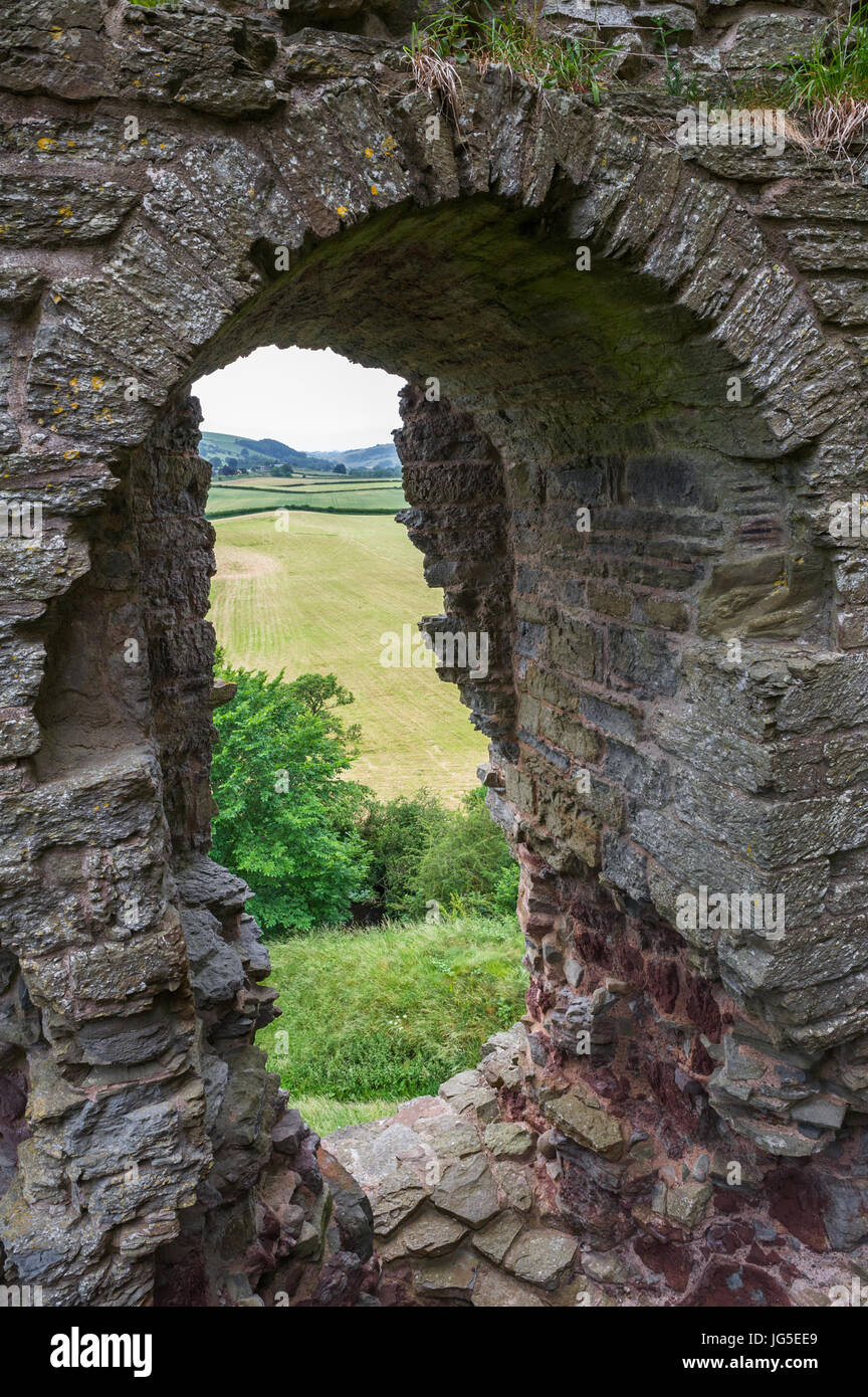 Stone archway at Clun castle, Clun, Shropshire, England Stock Photo