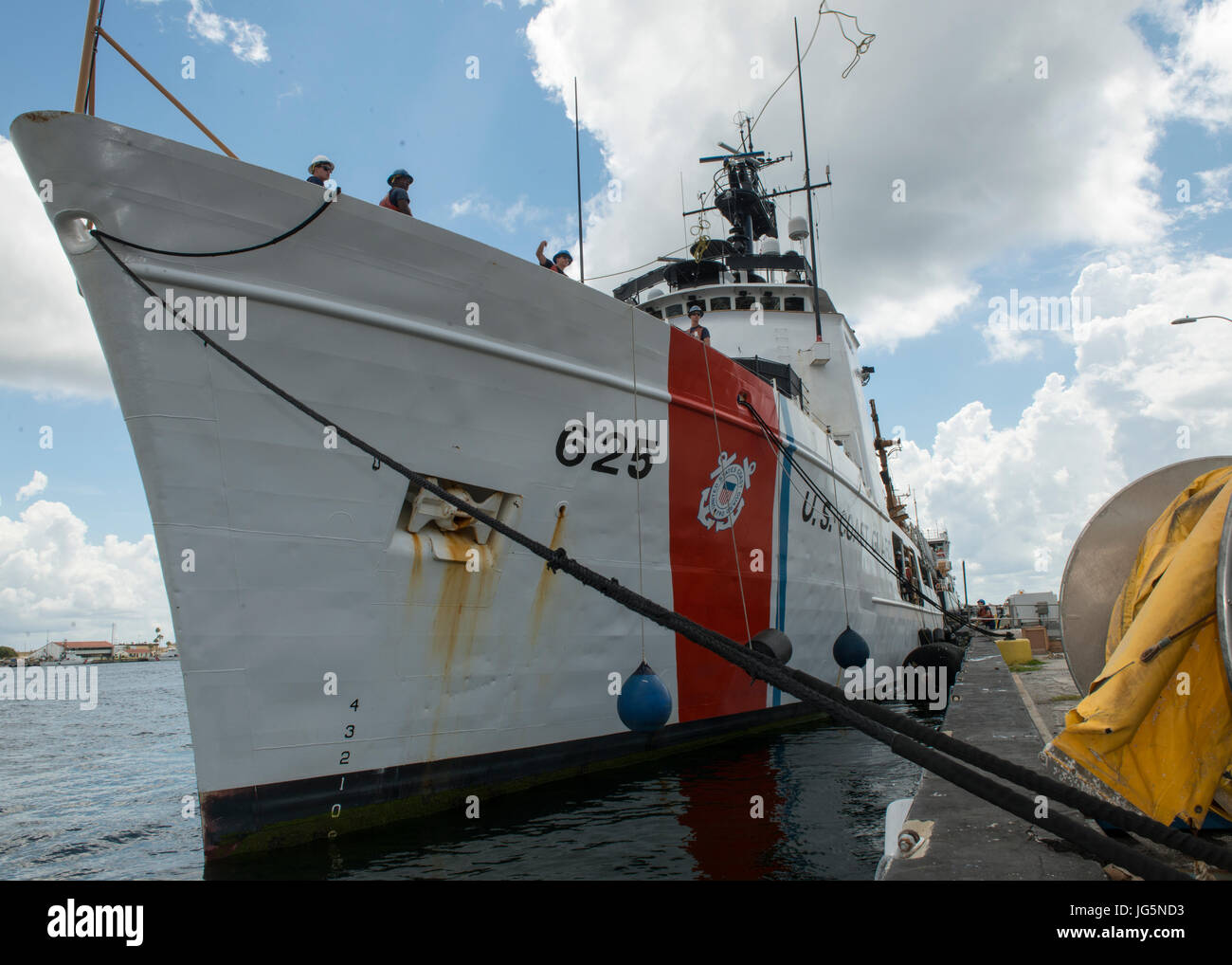 Coast guard cutter reliance hi-res stock photography and images pic pic