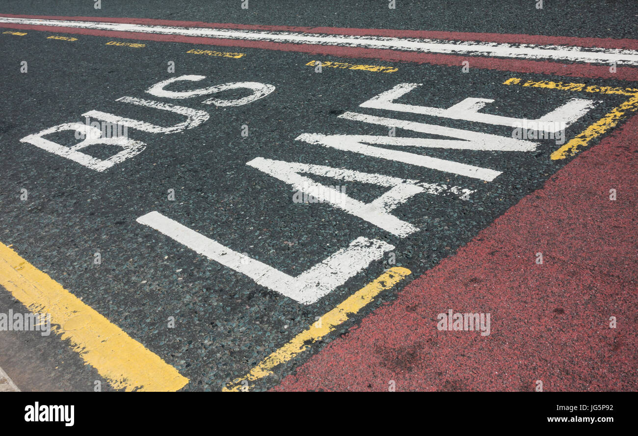 Bus lane road markings hires stock photography and images Alamy