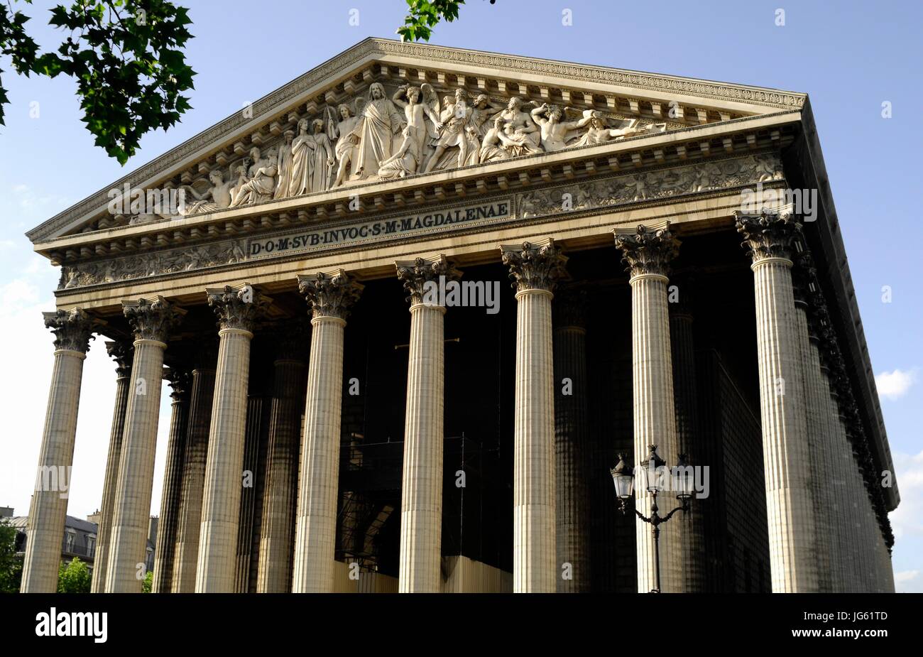 AJAXNETPHOTO. 2012. PARIS, FRANCE. - MAGDALENAE FREIZE AND COLUMNS - SCULPTURE ON THE FACADE OF THE  CHURCH OF LA MADALEINE. PHOTO:JONATHAN EASTLAND/AJAX REF:D121506 2682 Stock Photo