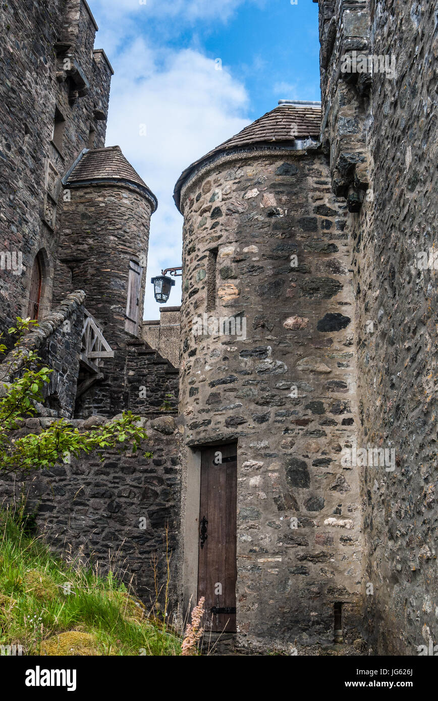 castle-door-detail-hi-res-stock-photography-and-images-alamy