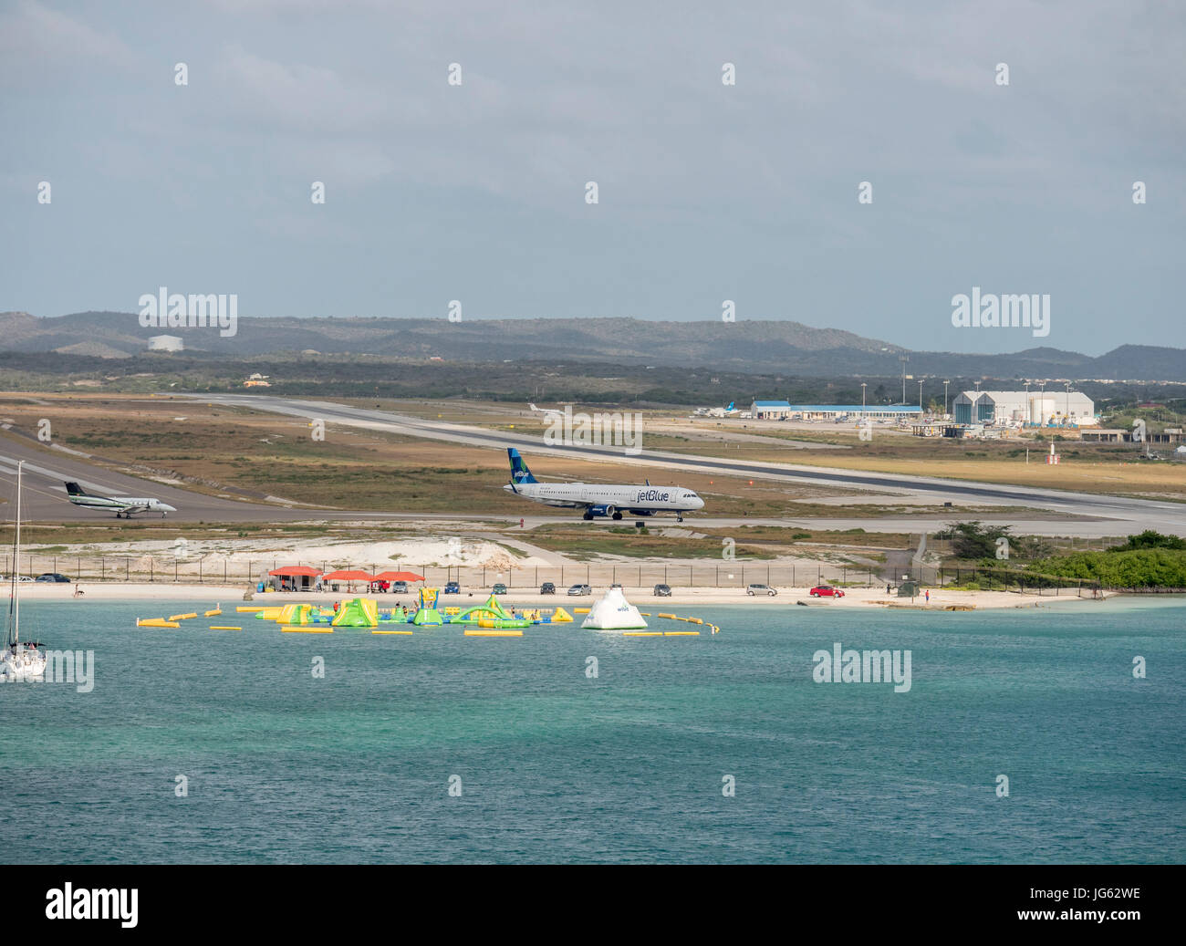 A JetBlue Airways Airbus 321 Taxiing At Queen Beatrix International Airport Oranjestad Aruba AUA, Local Name Aeropuerto Internacional Reina Beatrix Stock Photo