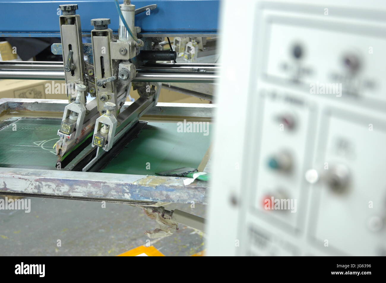 Automatic industrial screen printing machine branding t shirt garment