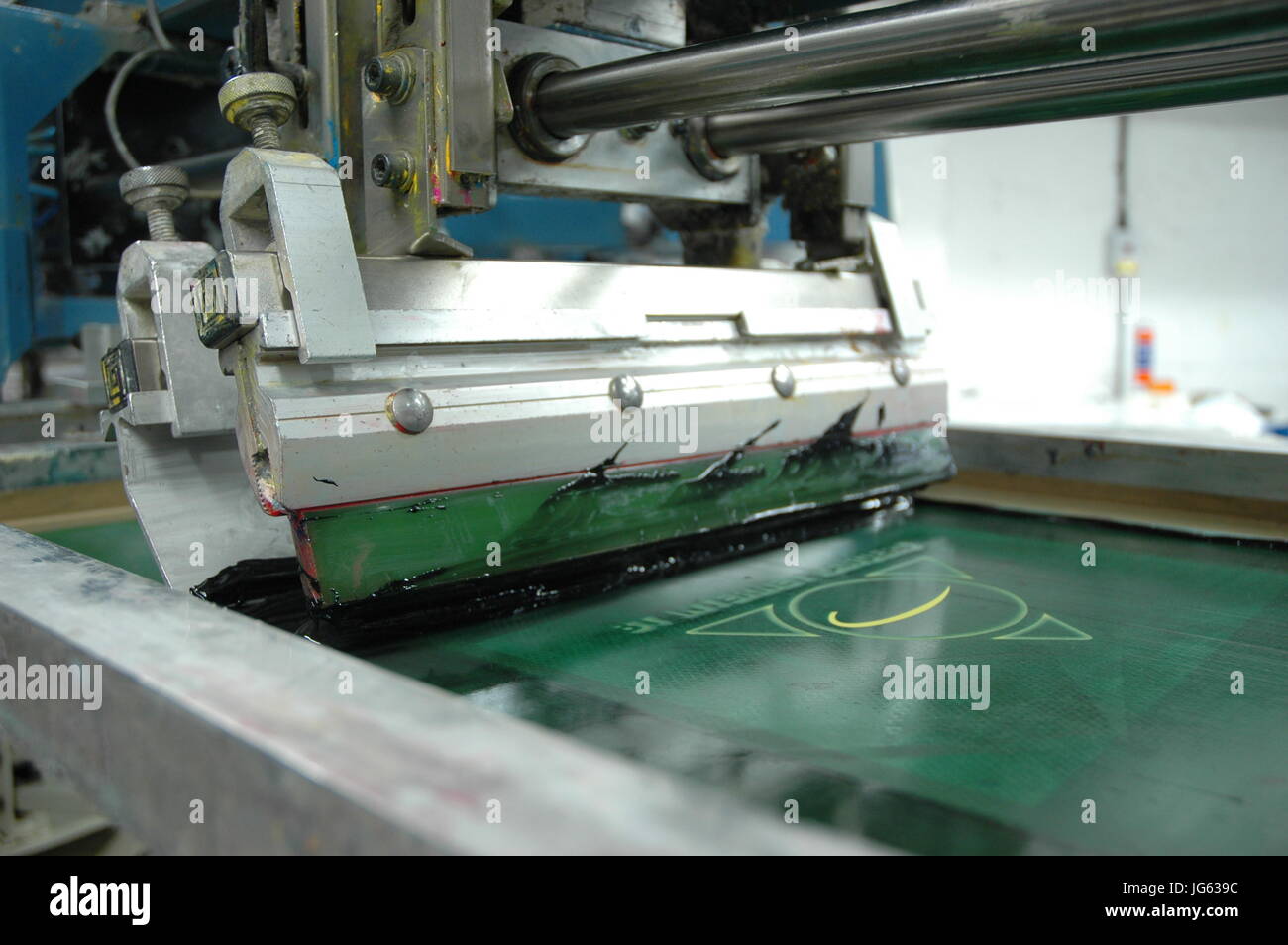 Automatic industrial screen printing machine branding t shirt garment