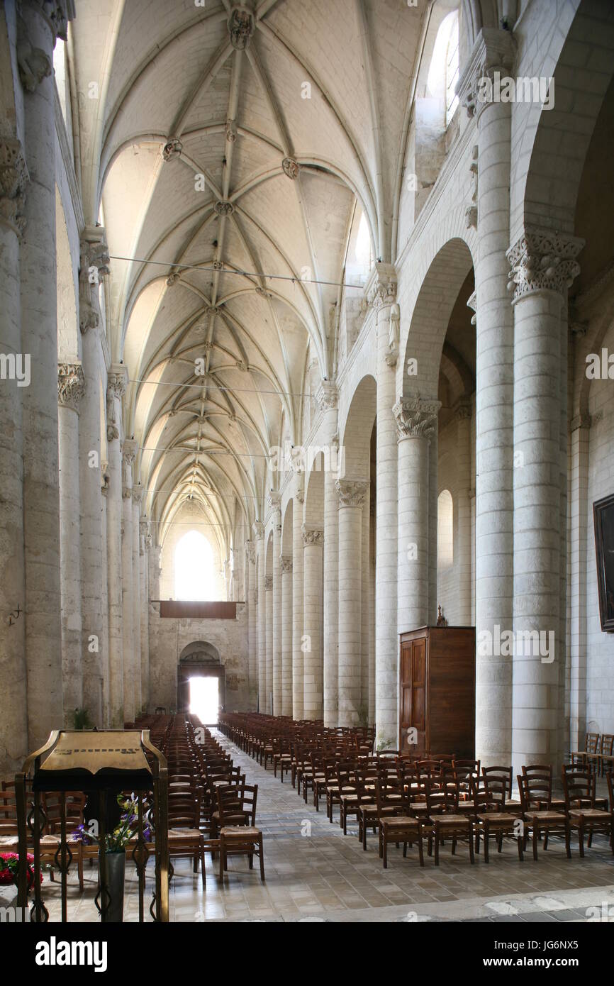 Airvault Abbey (Abbaye Saint-Pierre d'Airvault; Église Saint-Pierre d'Airvault), Airvault (Deux-Sèvres), France, consecrated 1100, vaults c.1220−30 Stock Photo