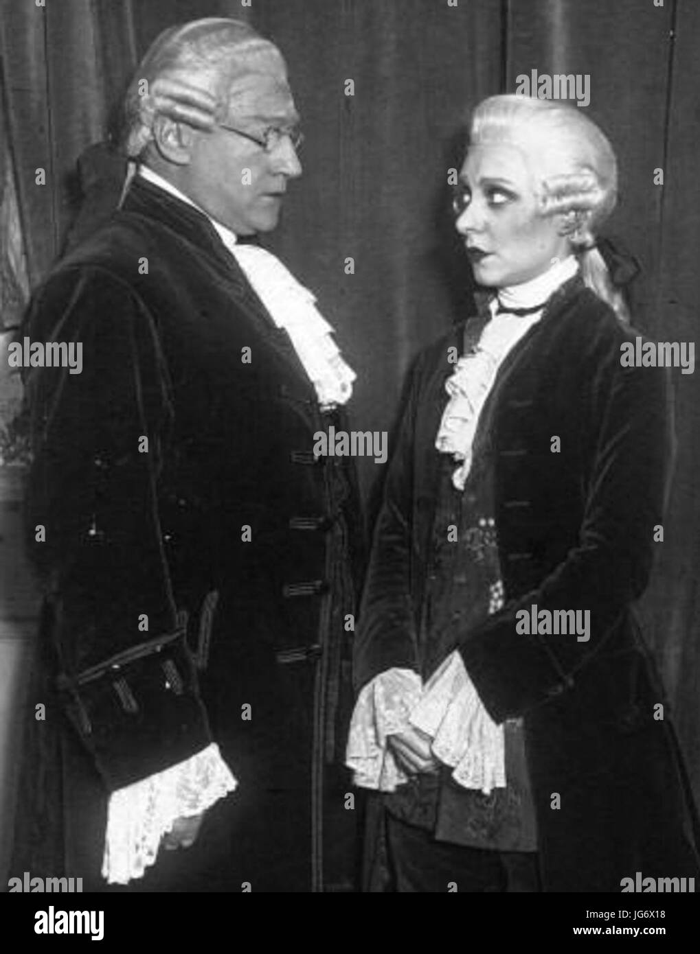 Sacha Guitry et Yvonne Printemps Mozart 1926 Stock Photo