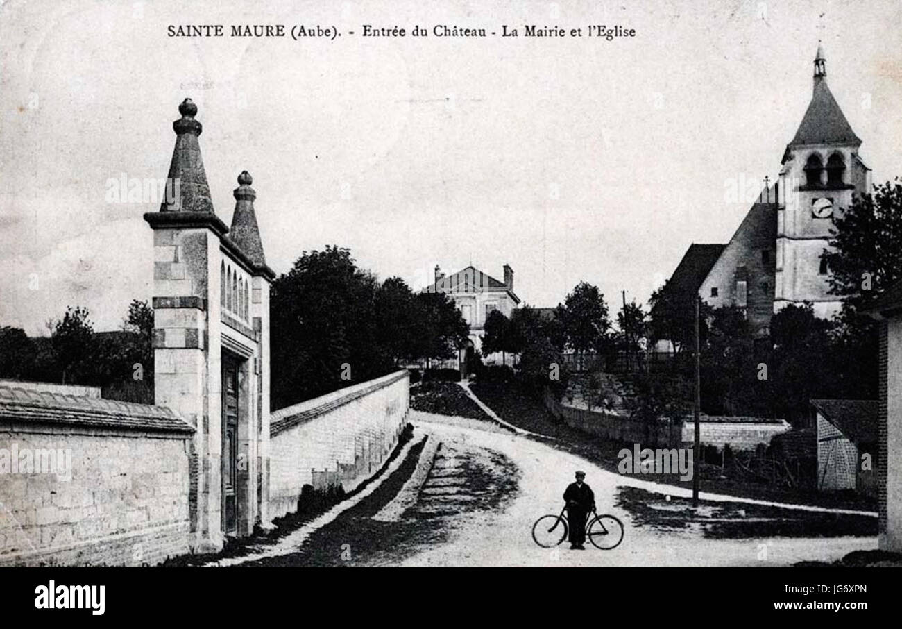 SainteMaure église mairie Stock Photo Alamy