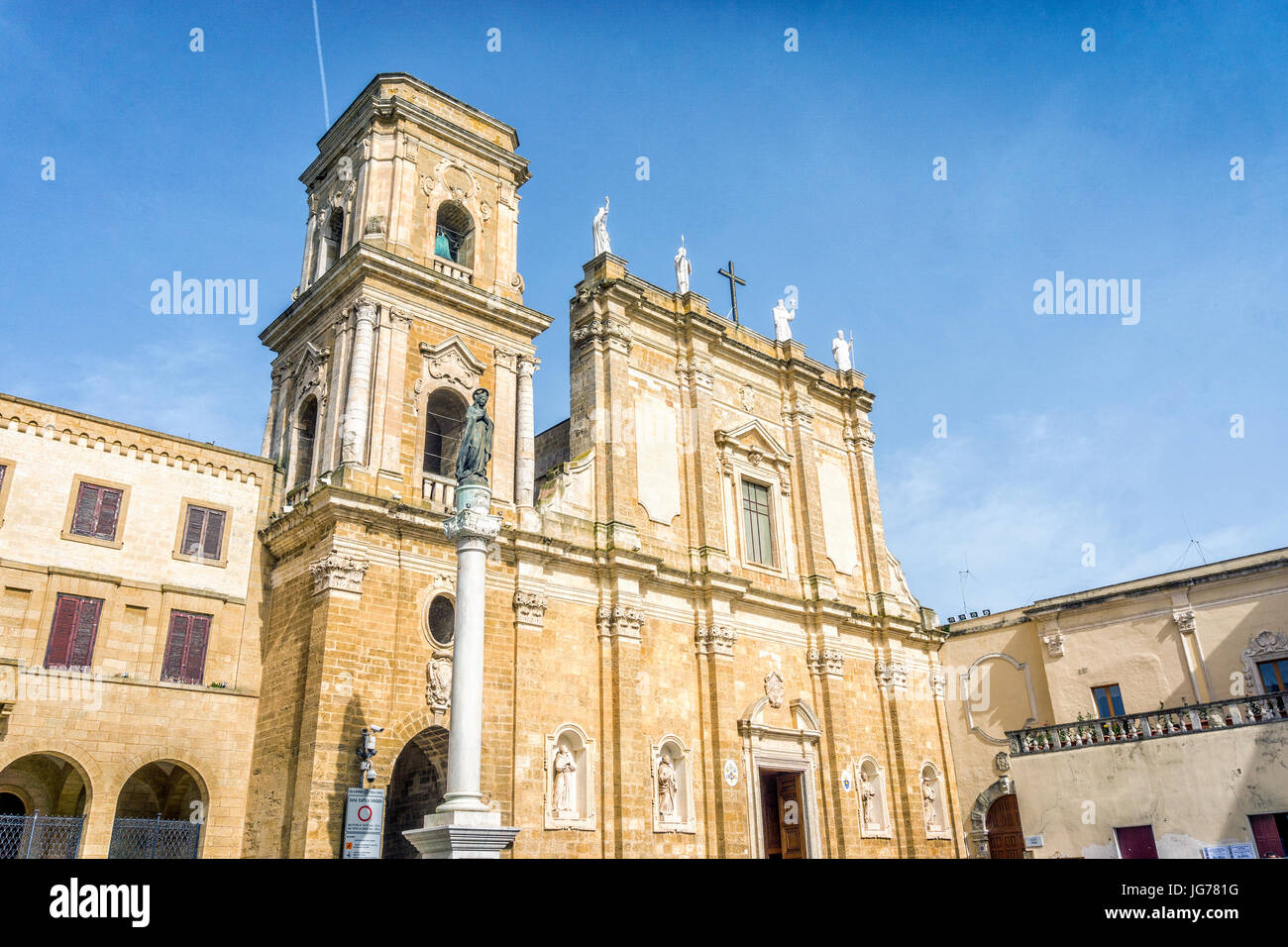 Cathedral in city center of Brindisi, Puglia, Italy Stock Photo - Alamy