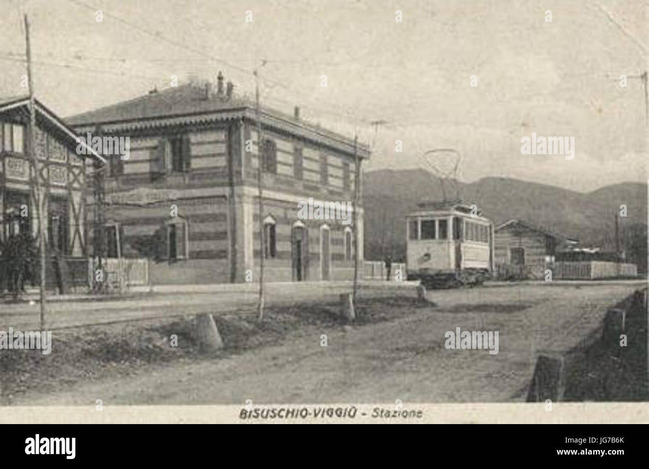 Stazione di Bisuschio-ViggiơB9 con tram Stock Photo