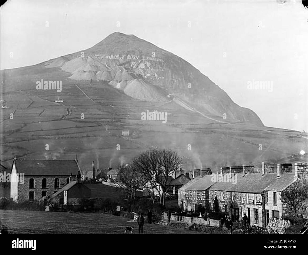 The village and quarry Trefor Llanaelhaearn NLW3361929 Stock Photo - Alamy