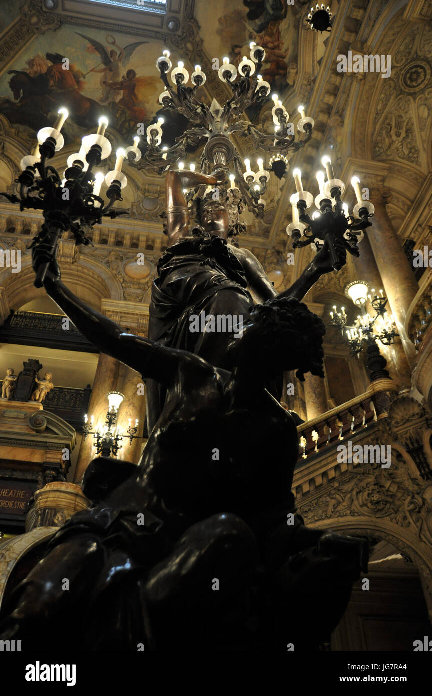 Torchère du grand escalier du palais Garnier par Carrier Belleuse Stock Photo