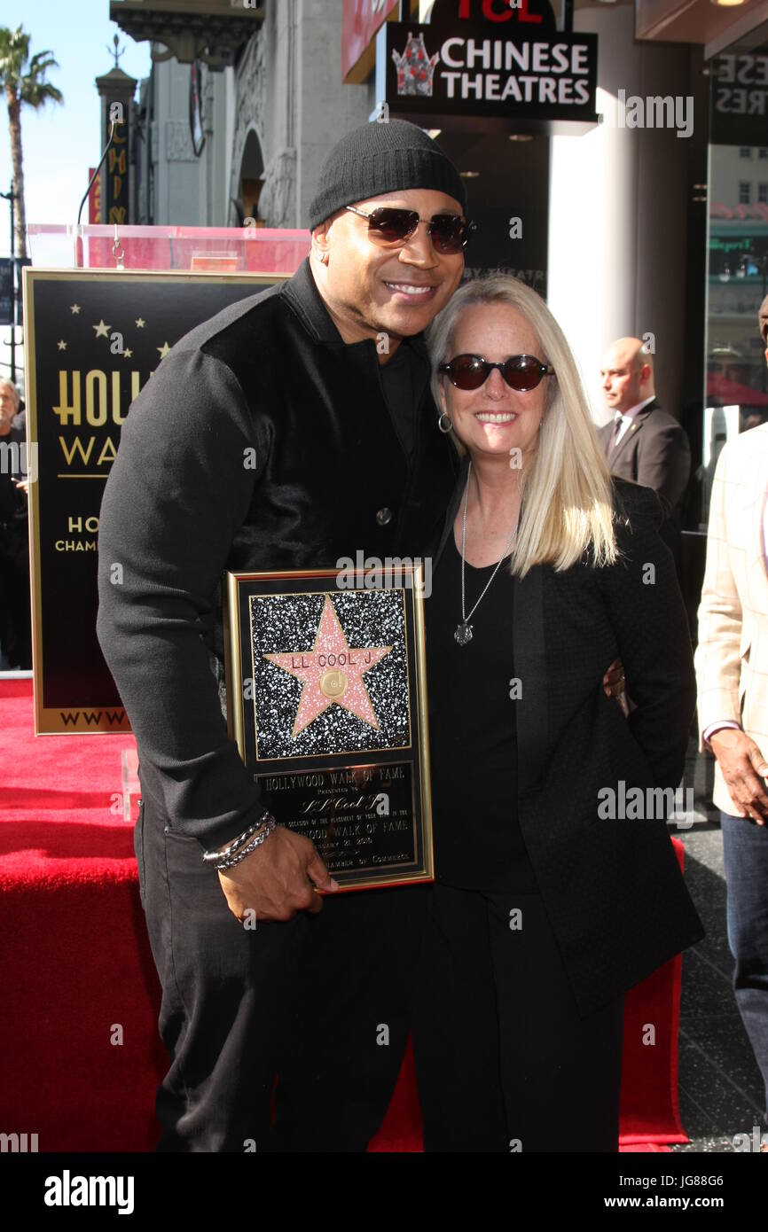 Los Angeles, CA, USA. 21st Jan, 2016. LOS ANGELES - JAN 21: LL Cool J, Beth Marlis at the LL Cool J Hollywood Walk of Fame Ceremony at the Hollywood and Highland on January 21, 2016 in Los Angeles, CA Credit: Kay Blake/ZUMA Wire/Alamy Live News Stock Photo
