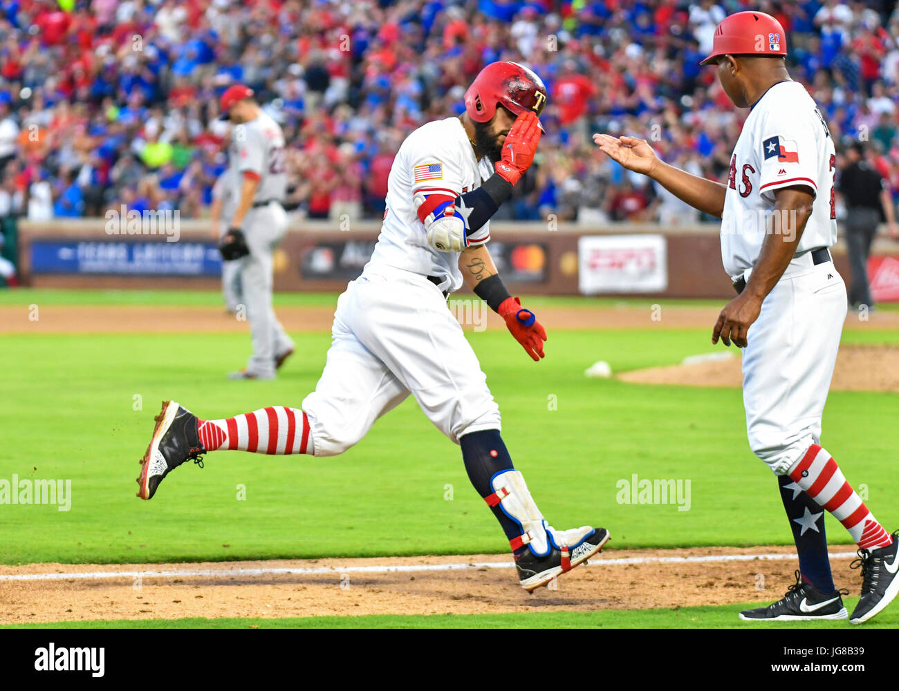 Arlington, Texas, USA. 3rd July, 2017. Texas Rangers second baseman ...