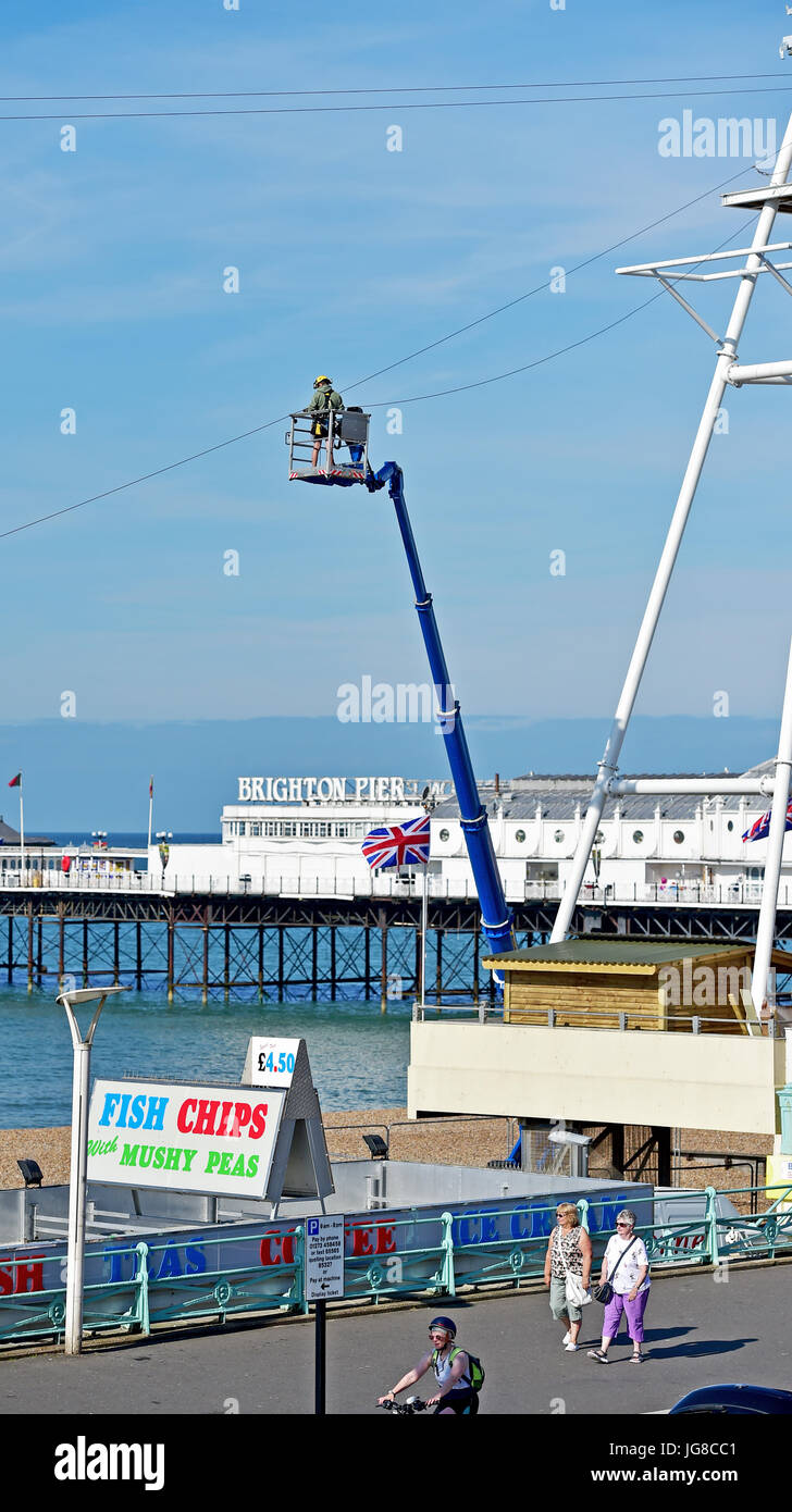 Brighton, UK. 4th July, 2017. Workmen on the new Brighton Zip ride