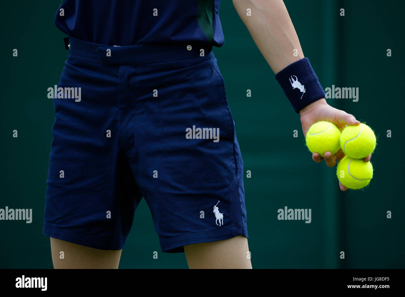 BALL BOY WITH TENNIS BALLS, THE WIMBLEDON CHAMPIONSHIPS 2017, THE WIMBLEDON CHAMPIONSHIPS 2017